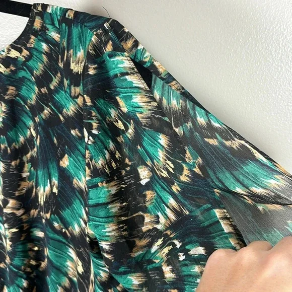 White House Black Market Cold Shoulder Long Sleeve Green and Black Top - Picture 8 of 9